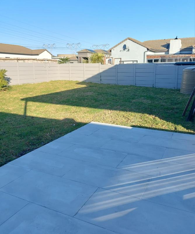 To Let 3 Bedroom Property for Rent in Burgundy Estate Western Cape